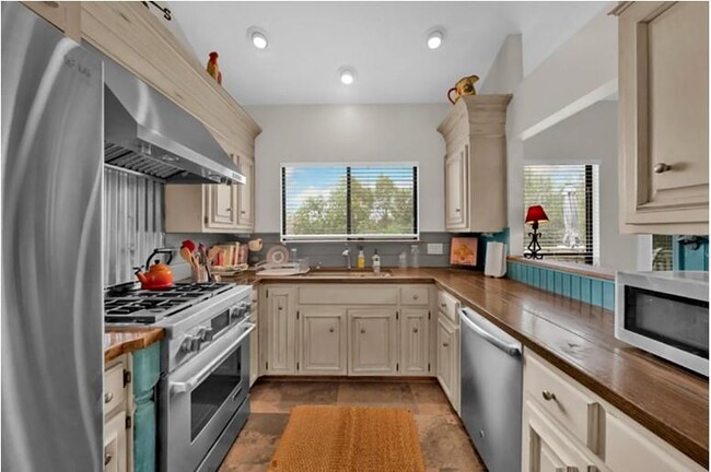 Building Photo - 4404 Travis Country Cir