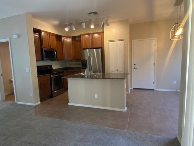 Building Photo - Gilbert 4 bedroom home