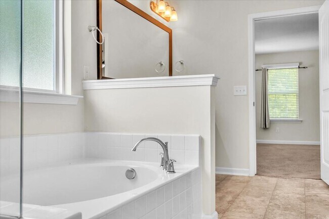 Building Photo - 5 bedroom house in the Somersby neighborhood in Pooler