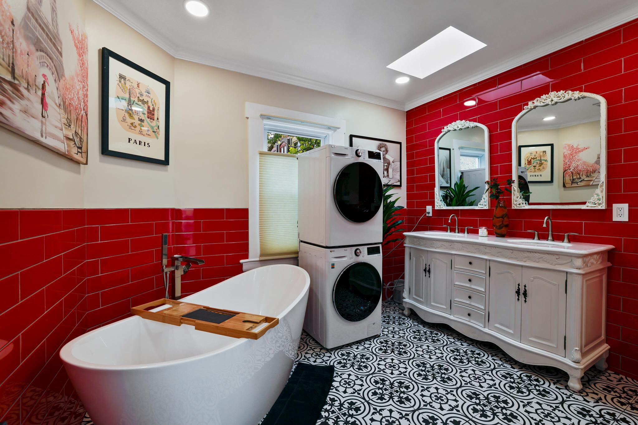 Building Photo - 1225 33rd St NW