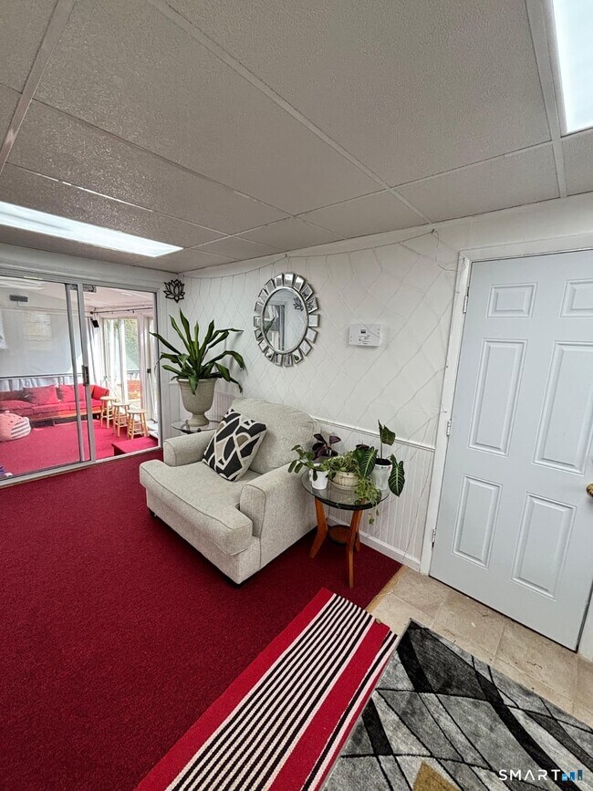 Building Photo - 394 Clintonville Rd