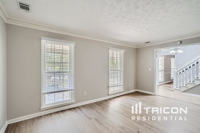 Building Photo - 3321 Manchester Dr SW