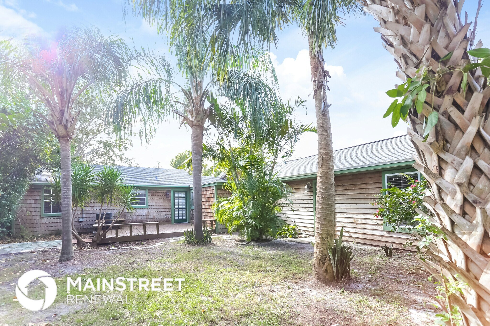 Building Photo - 14623 Sunset Dr