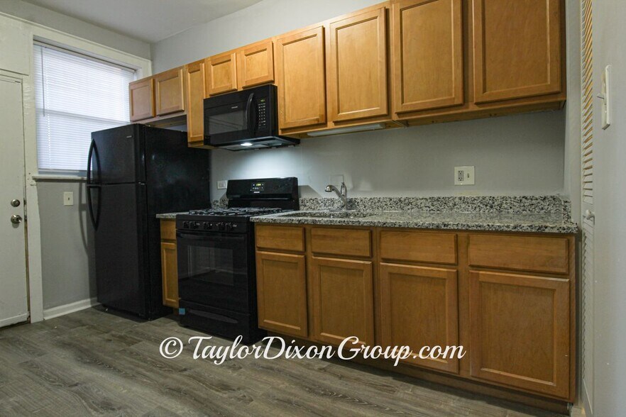 Building Photo - 6611 S Greenwood Ave