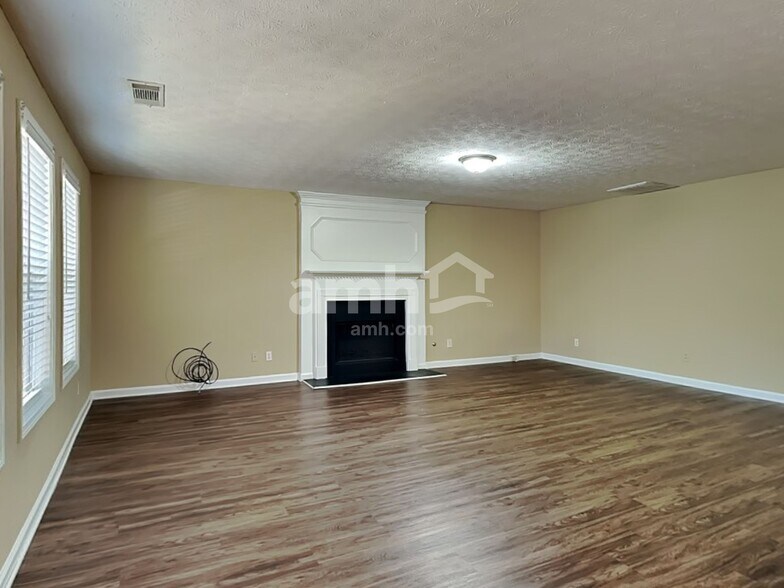 Building Photo - 3512 Kittery Dr SW