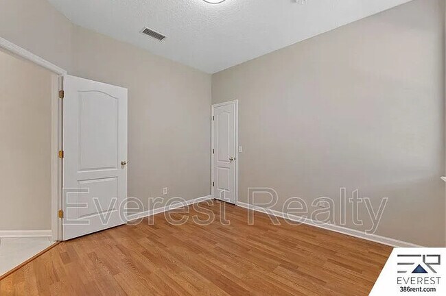 Building Photo - 47 Bassett Ln