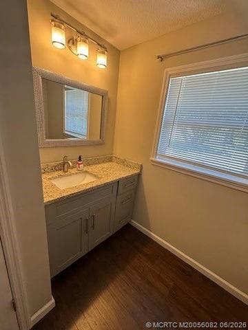 Building Photo - 709 SE Alamanda Way