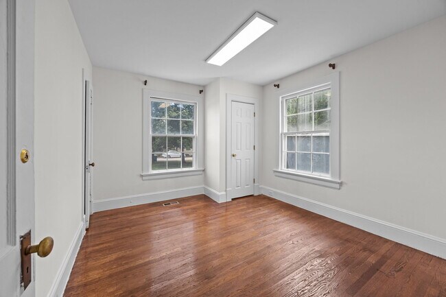 Building Photo - 806 Gorman St