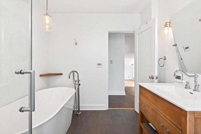 Building Photo - Vintage 3-bdrm/1-bdrm Alameda charmer—Many updates, large yard w/deck & raised beds