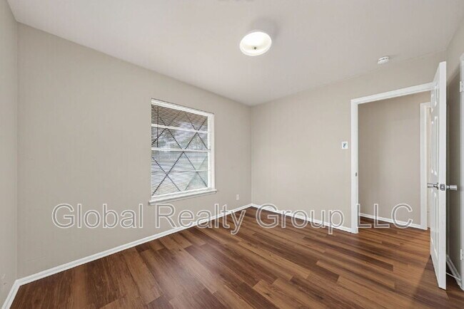 Building Photo - 103 Brettonwood Dr