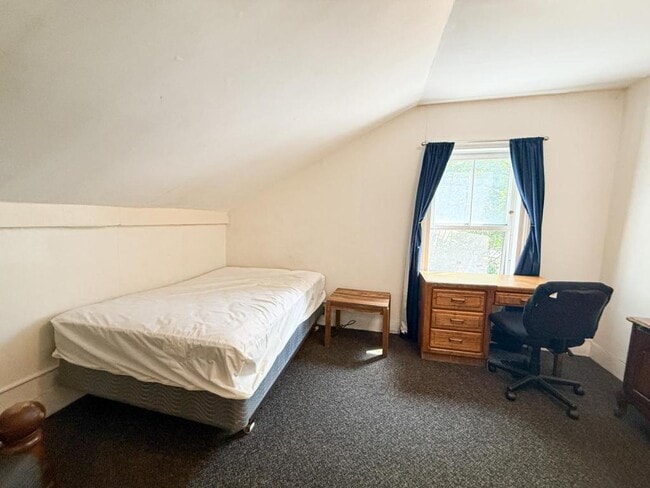 Building Photo - 422-424 E State St Ithaca