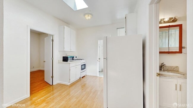 Building Photo - 847 Vallejo St.