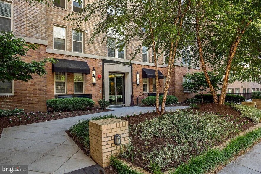 Building Photo - 1314 Massachusetts Ave NW