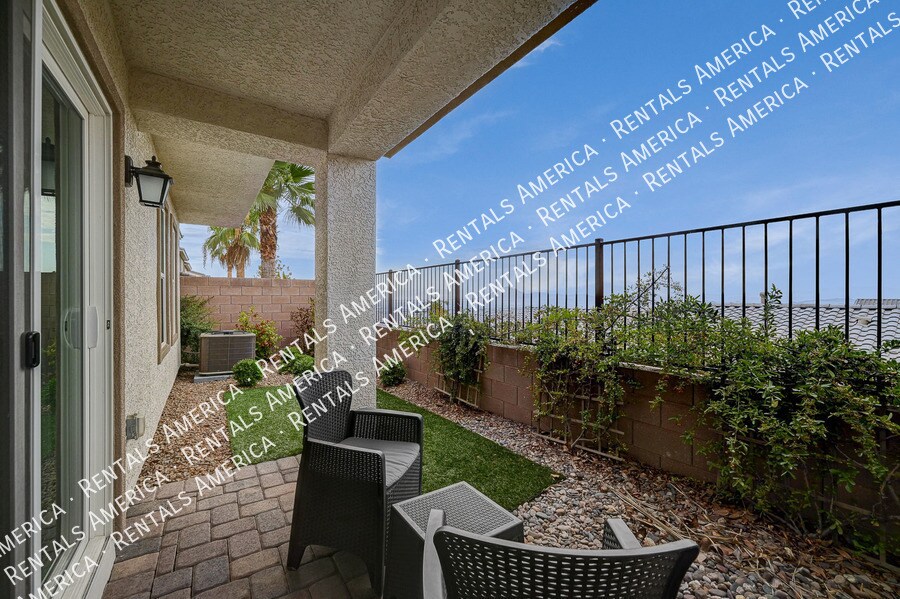 Building Photo - 310 Quail Finch Dr