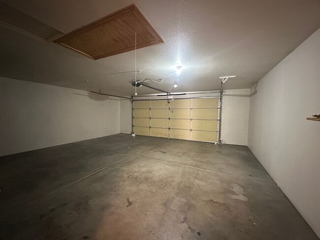 Building Photo - Residential Living