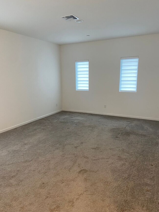 Building Photo - Cozy 3bdrm, 3 bath home in Rancho Cordova