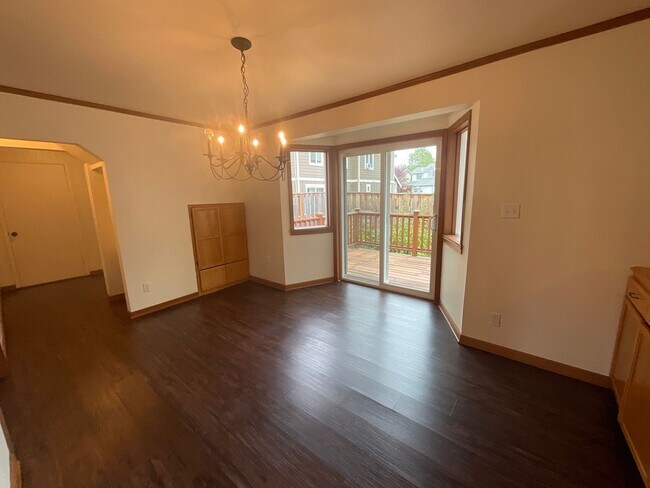 Building Photo - 3 Bed, 2 Bath Home with 2- Car Garage/Shop...