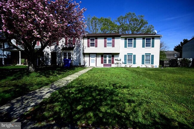 Building Photo - 2103 Tanglewood Dr