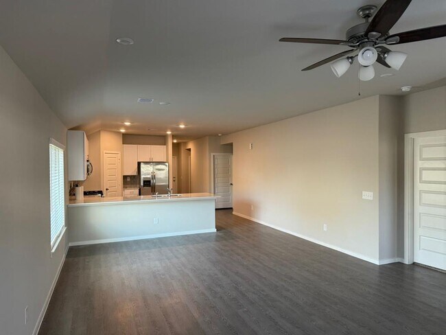 Building Photo - 2027 Summer Night Dr