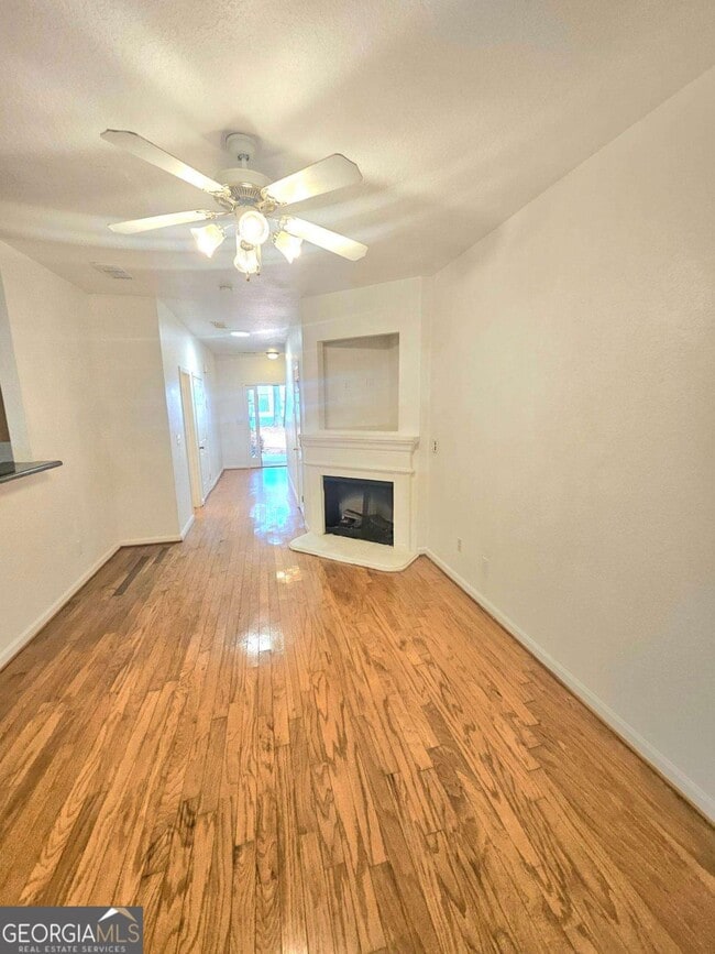Building Photo - 322 Brookview Dr