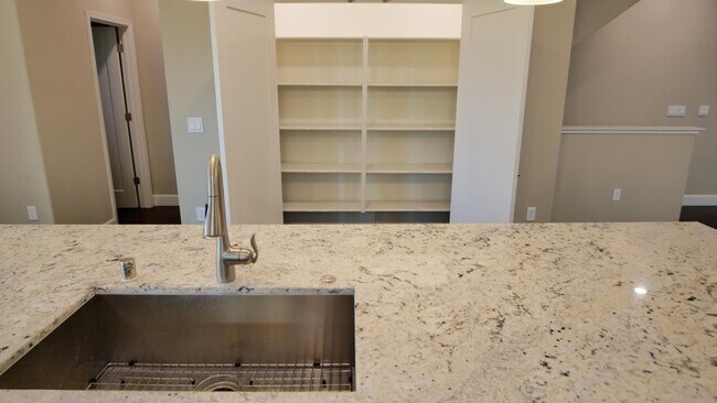 Building Photo - 5967 Raleigh Rd