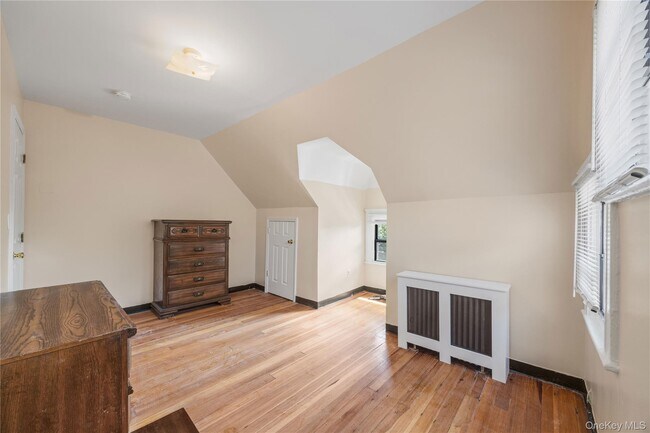 Building Photo - 176 Colonial Pkwy
