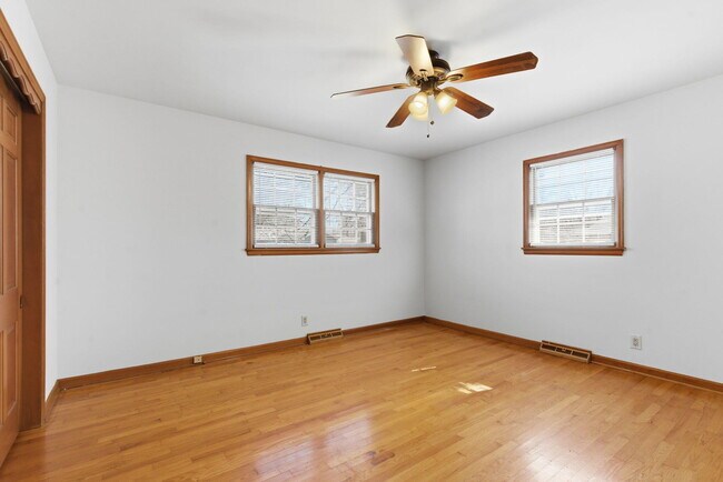 Building Photo - 2308 S Hampton Ave