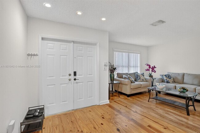 Building Photo - 14076 S Forest Oak Cir