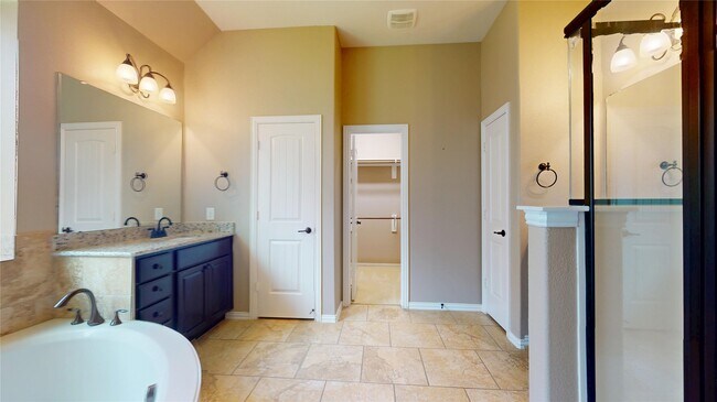 Building Photo - 12314 Meadow Breeze Dr