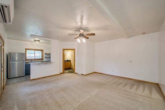 Building Photo - North End One Bedroom - Near Whitewater Pa...