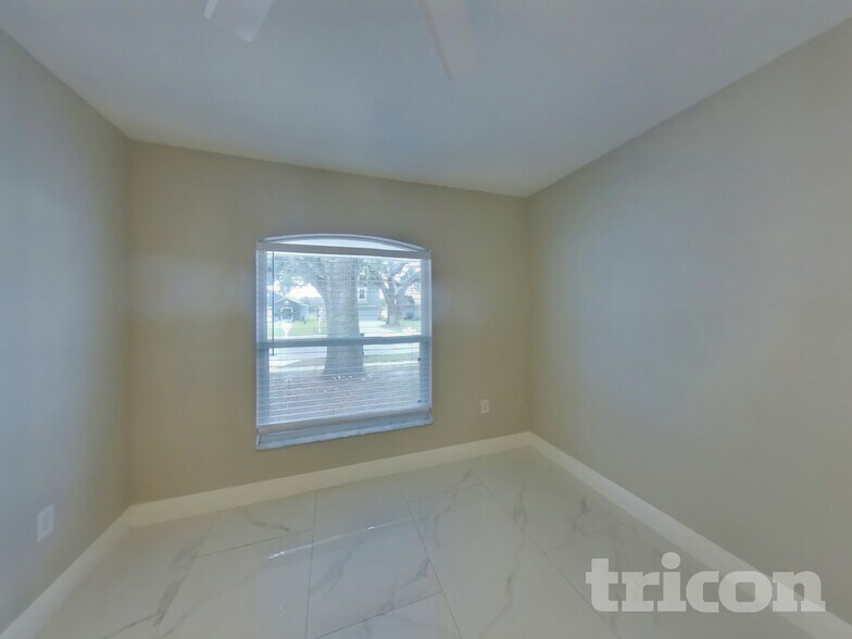 Building Photo - 30229 Double Dr