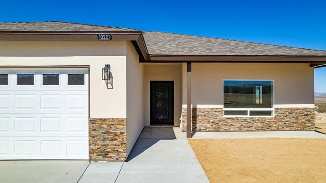 Building Photo - 10201 Crest Rd