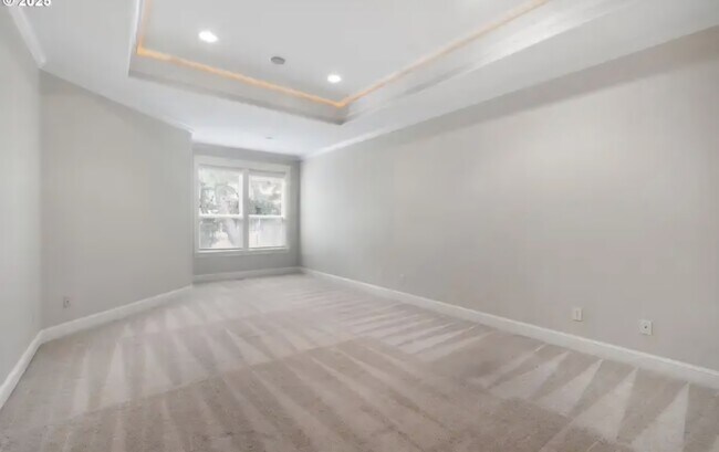 Building Photo - 1292 E Lucas St