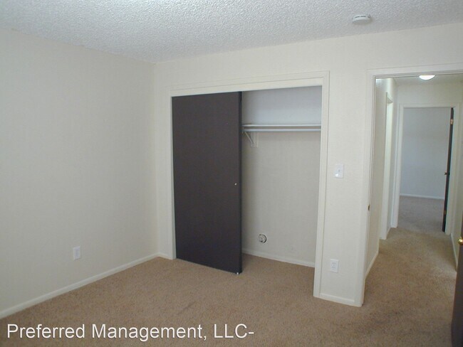 Building Photo - 116 Camelot Ct
