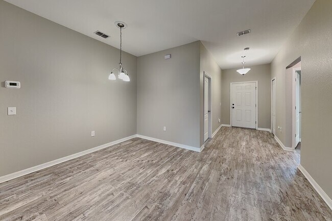 Building Photo - 8263 N Campbell Rd