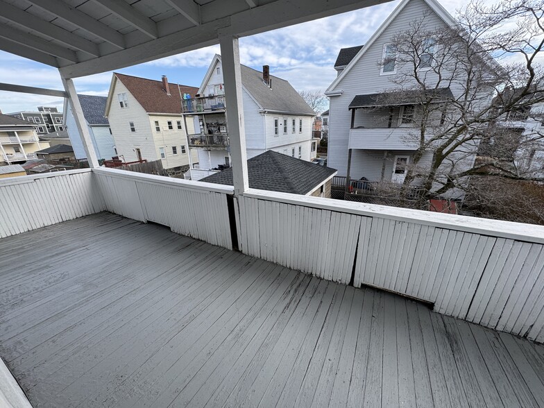 Building Photo - 75 Pinkert St