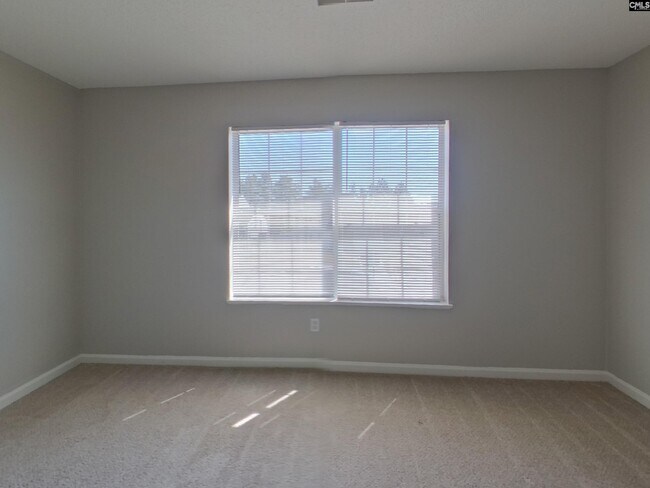 Building Photo - 5 High Glen Ct