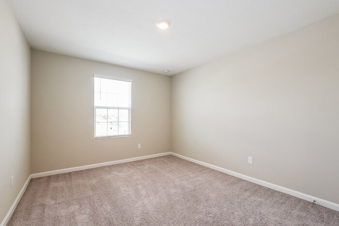 Building Photo - 2640 Island Walk Dr