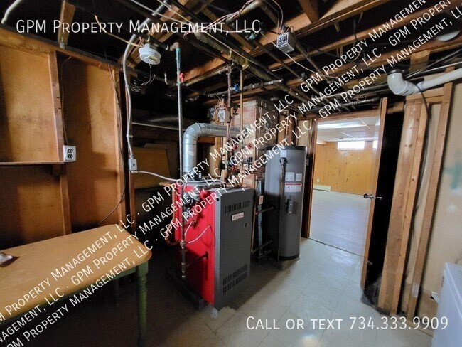 Building Photo - 832 Hudson St