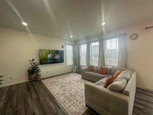 Building Photo - CORNER PAIRED HOME ACROSS THE PARK!