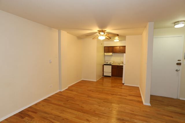 Building Photo - 1329 N Dearborn St