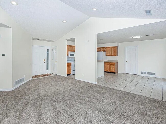 Building Photo - 3804 Larkspur Ct