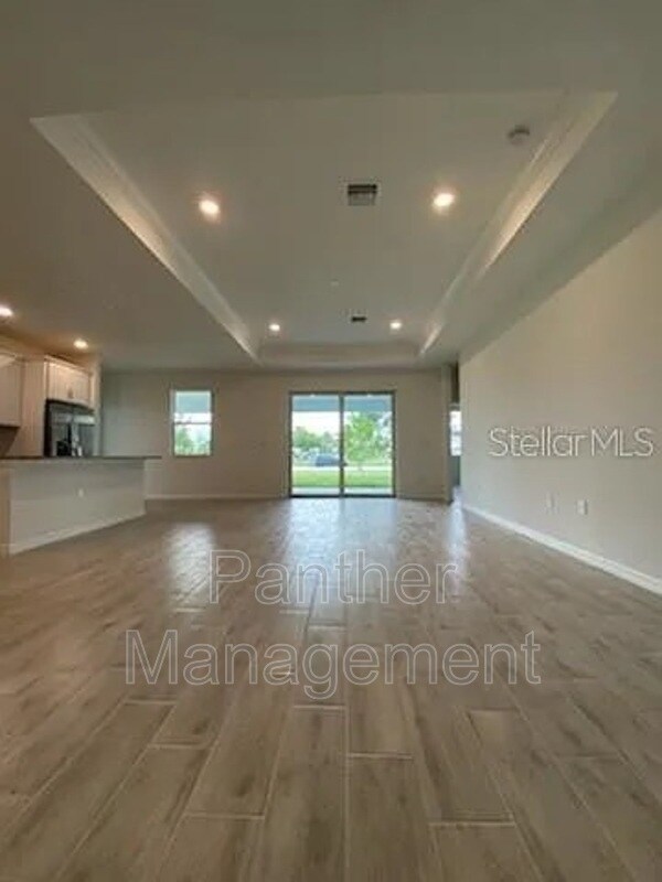 Building Photo - 392 Prineville St