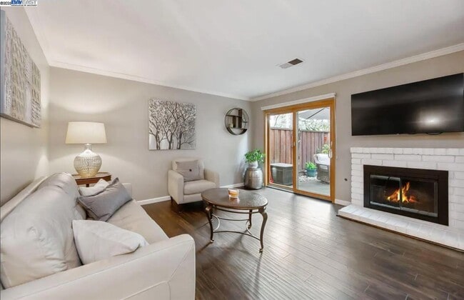 Building Photo - 1133 San Ramon Valley Blvd