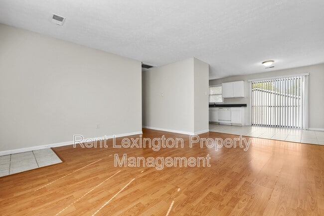 Building Photo - 3352 Hartston Dr