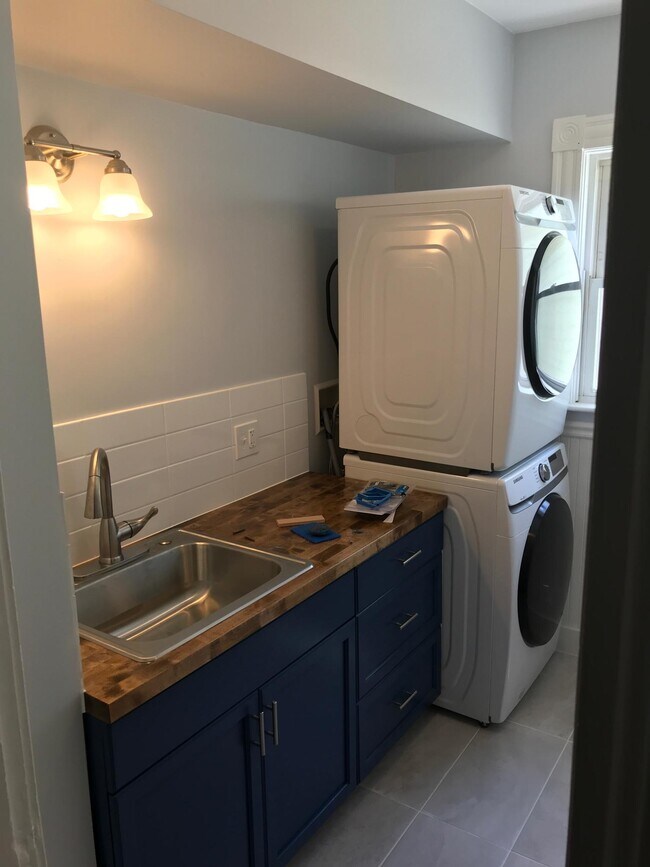 New Washer/Dryer in the Galley Kitchen off of the Eat-in Kitchen - 11 Mt Vernon St