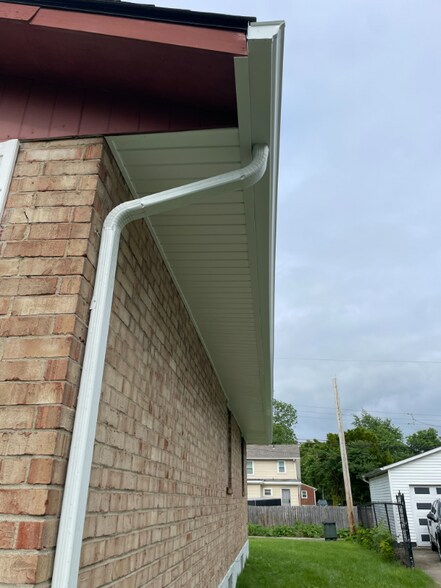 Building Photo - 1112 Dennison Ave