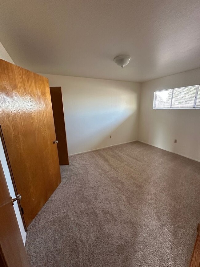 Building Photo - Cute 2 Bd 1Ba Unit NE Santa Maria