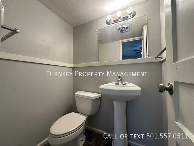 Building Photo - 17 Belmar Dr