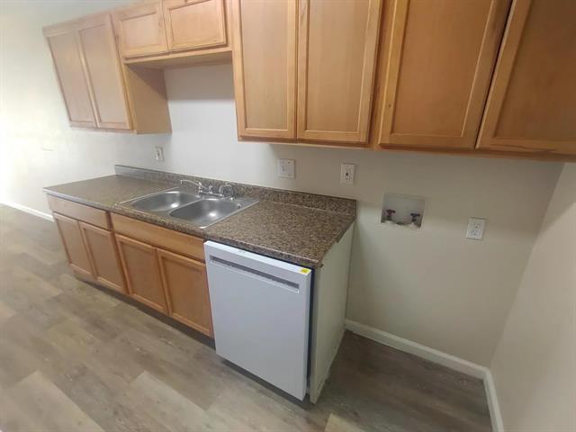 Building Photo - 7816 Romney Rd